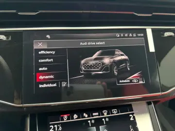 Audi Q8 50 TDI Q. S-LINE INDIVIDUAL CARBON B&O AHK 23