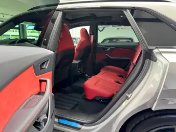 Audi Q8 50 TDI Q. S-LINE INDIVIDUAL CARBON B&O AHK 23