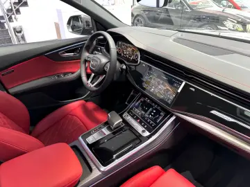 Audi Q8 50 TDI Q. S-LINE INDIVIDUAL CARBON B&O AHK 23