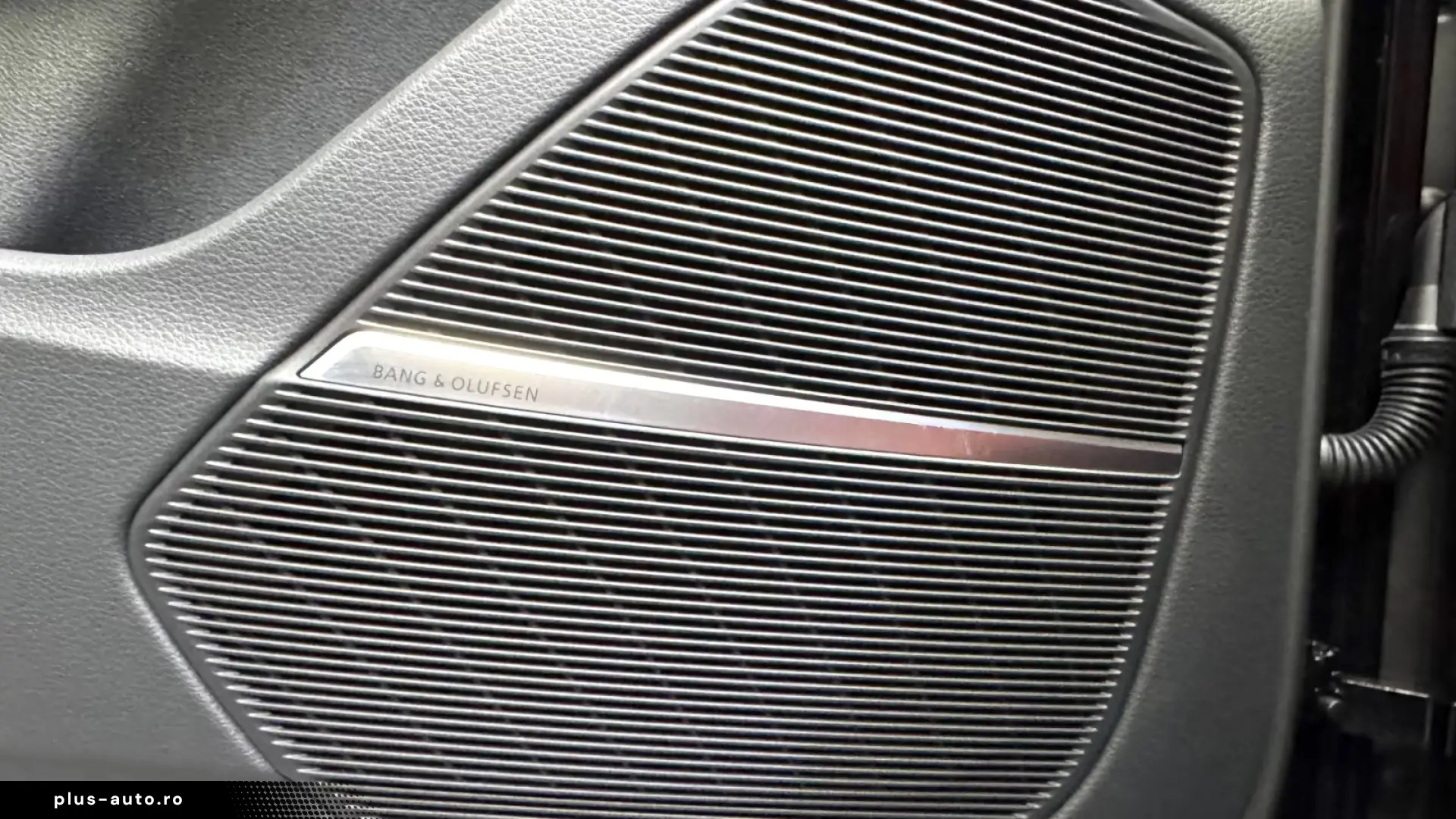 Audi Q8 50 TDI Q. S-LINE INDIVIDUAL CARBON B&O AHK 23
