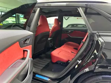 Audi Q8 50 TDI Q. S-LINE INDIVIDUAL CARBON B&O AHK 23