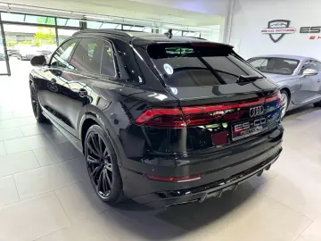 Audi Q8 50 TDI Q. S-LINE INDIVIDUAL CARBON B&O AHK 23