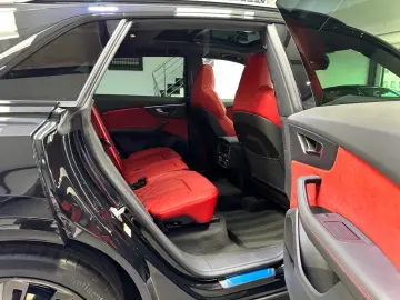 Audi Q8 50 TDI Q. S-LINE INDIVIDUAL CARBON B&O AHK 23
