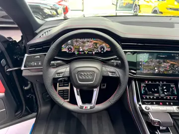 Audi Q8 50 TDI Q. S-LINE INDIVIDUAL CARBON B&O AHK 23