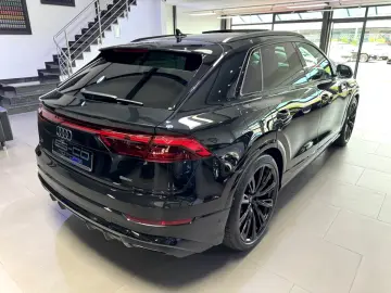 Audi Q8 50 TDI Q. S-LINE INDIVIDUAL CARBON B&O AHK 23