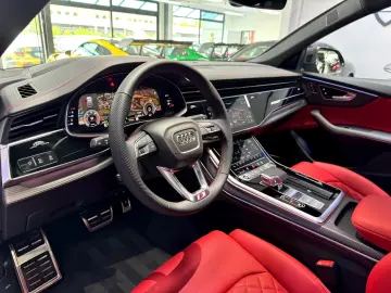 Audi Q8 50 TDI Q. S-LINE INDIVIDUAL CARBON B&O AHK 23
