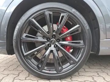 AUDI SQ8 TFSI quattro tiptr. PANO AHK STANDHEIZ HEAD