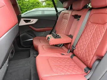 AUDI SQ8 TFSI quattro tiptr. PANO AHK STANDHEIZ HEAD