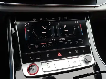 AUDI SQ8 TFSI quattro tiptr. PANO AHK STANDHEIZ HEAD