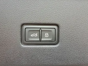AUDI SQ8 TFSI quattro tiptr. PANO AHK STANDHEIZ HEAD