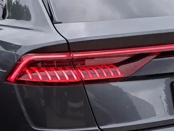 AUDI SQ8 TFSI quattro tiptr. PANO AHK STANDHEIZ HEAD