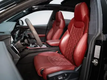 AUDI SQ8 QU COMPETITION PLUS IN&OUT CARBON MATRIX HEA