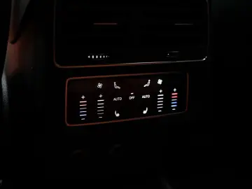 AUDI SQ8 QU COMPETITION PLUS IN&OUT CARBON MATRIX HEA