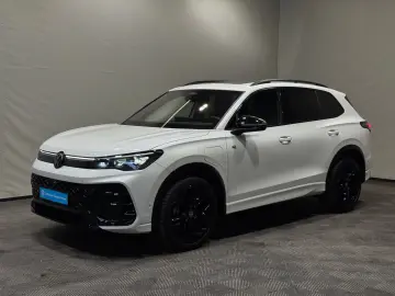 VW Tiguan R-Line 1.5 TSI eHybrid   MATRIX NAVI PANO