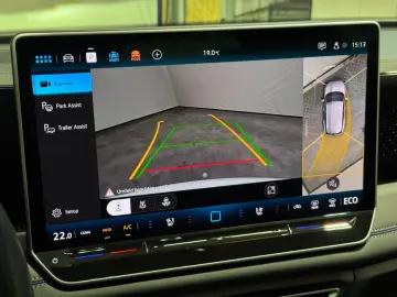 VW Tiguan R-Line 1.5 TSI eHybrid   MATRIX NAVI PANO