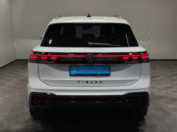 VW Tiguan R-Line 1.5 TSI eHybrid   MATRIX NAVI PANO
