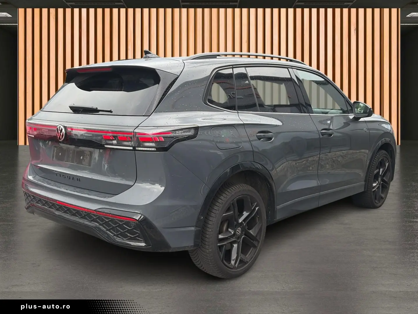 VW Tiguan 2.0 TSI R-Line IQ Drive 4M BlackStyle