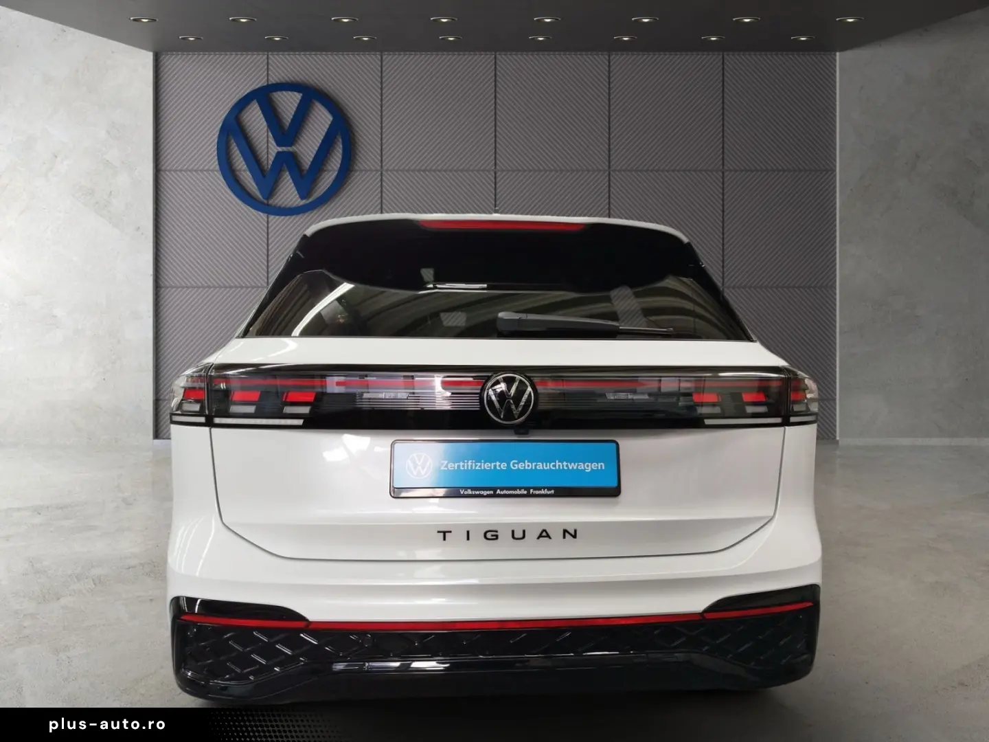 VW Tiguan R-Line 1.5 TSI eHybrid LED PANO AHK DCC