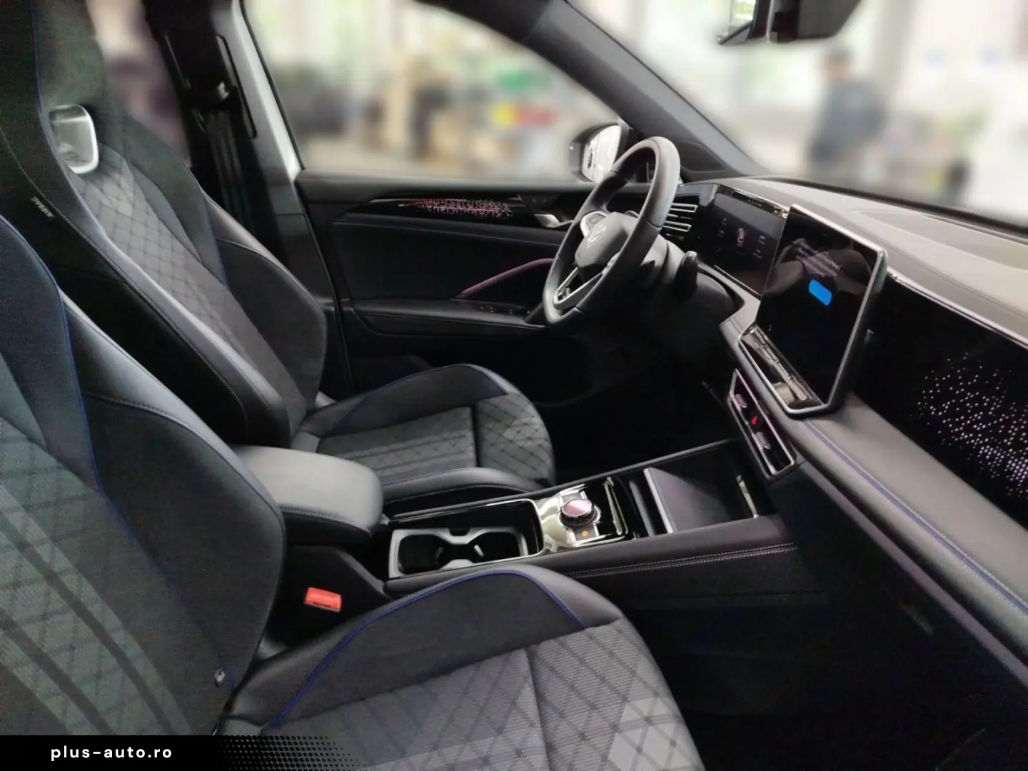 VW Tiguan R-Line 1.5 TSI eHybrid LED PANO AHK DCC