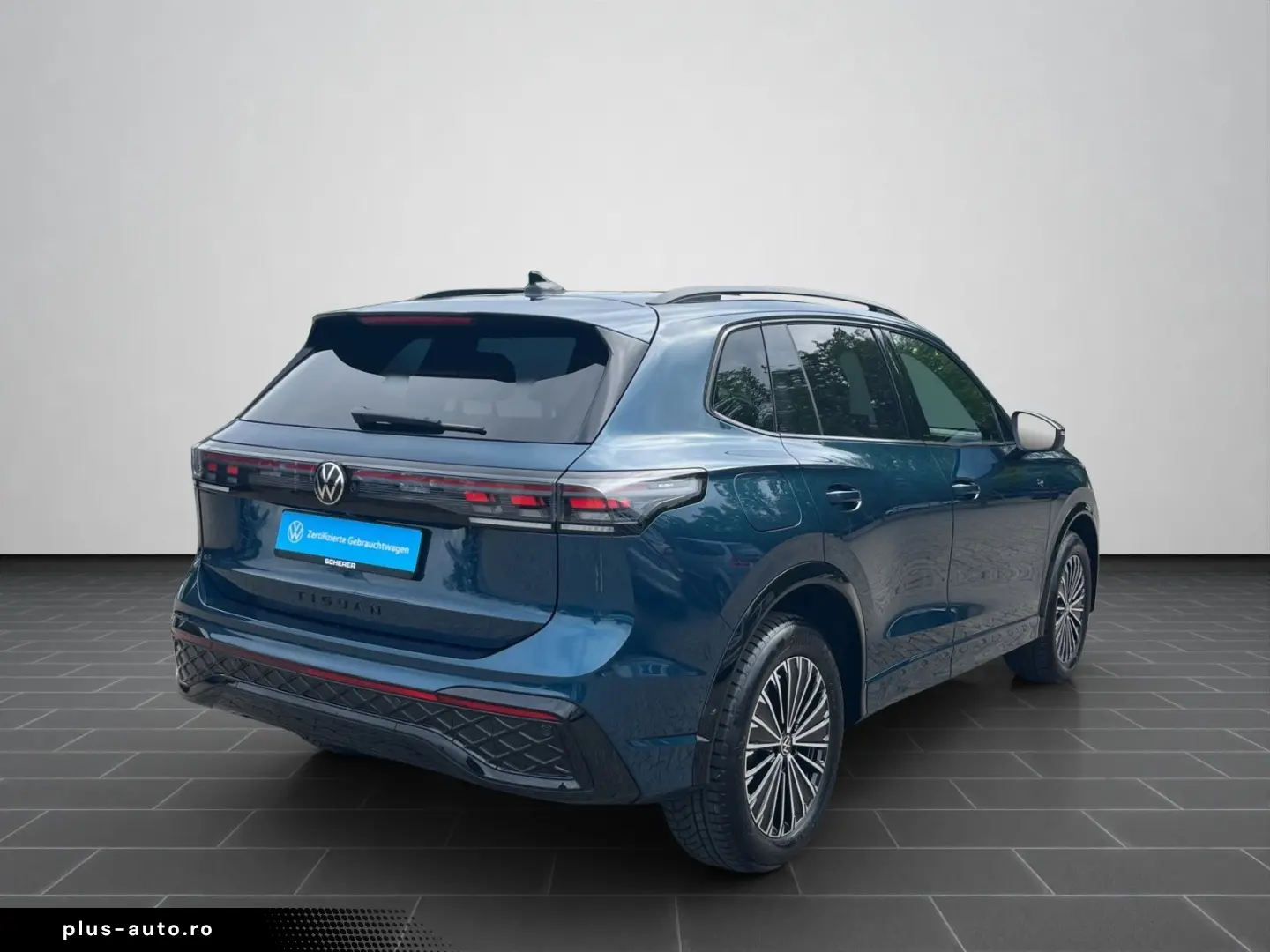 VW Tiguan R-Line 1.5 eHybrid PANO HD-MATRIX AHK 360