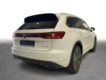 VW Touareg 3.0 V6 TSI AG8 eHybrid 4M Leder P-Dach