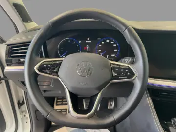 VW Touareg 3.0 V6 TSI AG8 eHybrid 4M Leder P-Dach