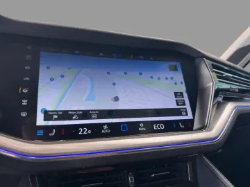 VW Touareg 3.0 V6 TSI AG8 eHybrid 4M Leder P-Dach