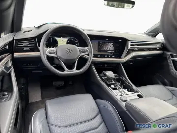 VW Touareg 3.0 V6 eHybrid Elegance DSG AHK KAM PANO