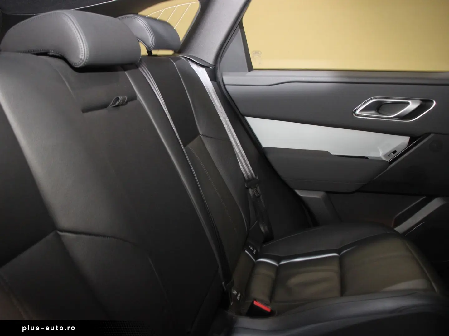 LAND ROVER Range Rover Velar P400e Hybrid S Pano Black Pack