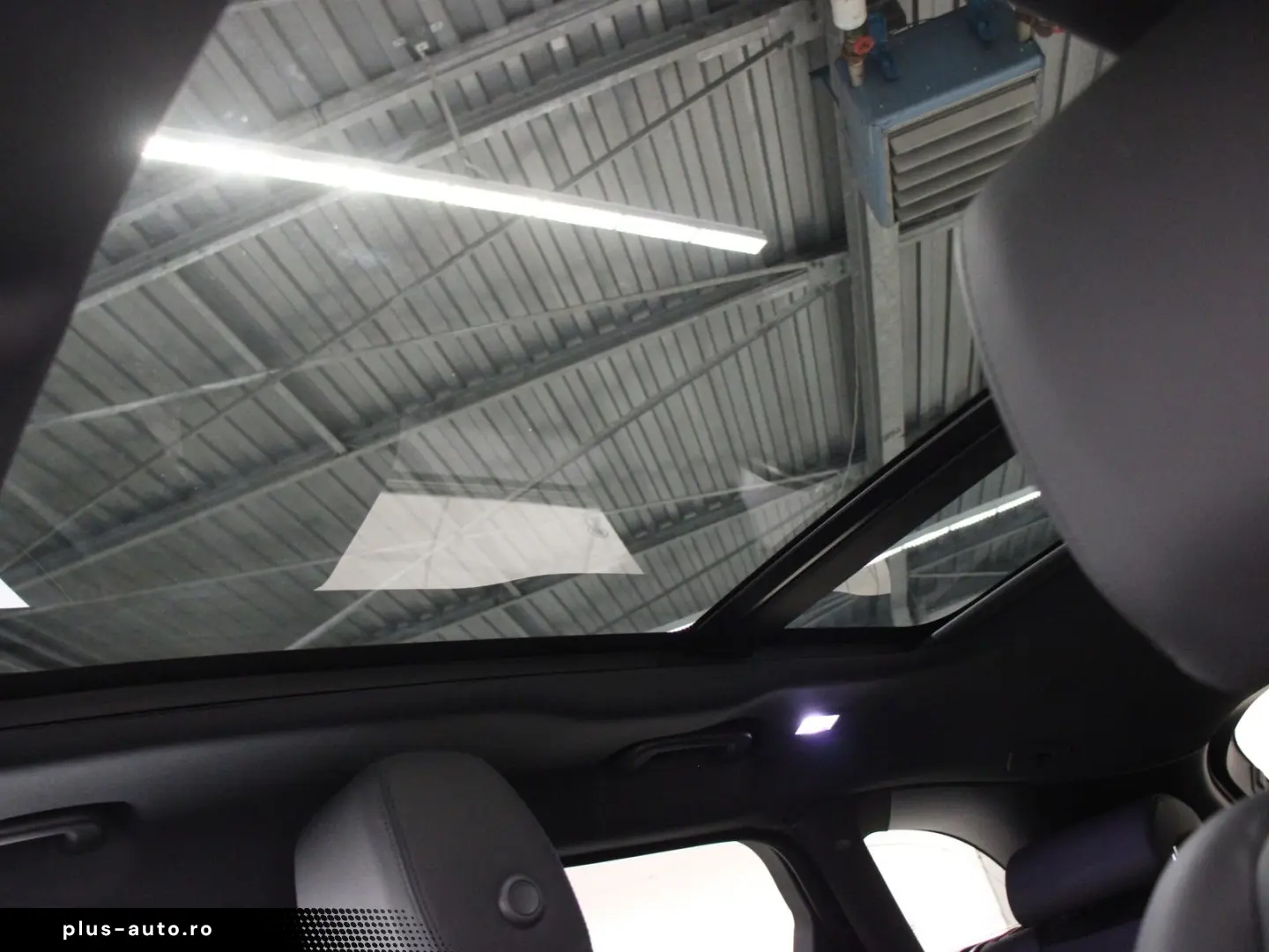 LAND ROVER Range Rover Velar P400e Hybrid S Pano Black Pack