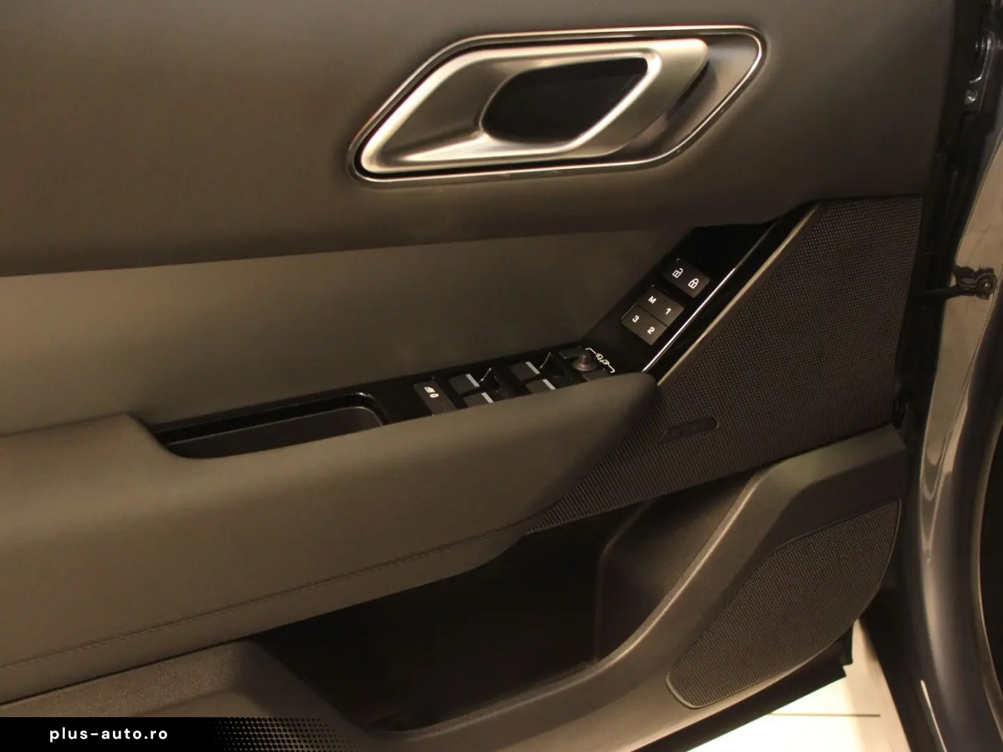 LAND ROVER Range Rover Velar P400e Hybrid S Pano Black Pack