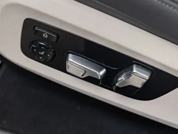 BMW X6 30 d xDrive M Pano 22 HUD Indiv Garanti-28
