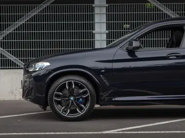 BMW X4 M40d M Sport 360  HUD PANO Standheiz. AHK
