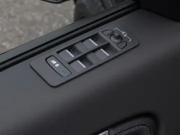 LAND ROVER Discovery Sport P270e Dynamic SE