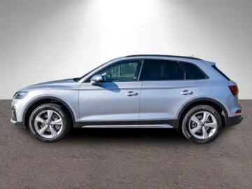 AUDI Q5 advanced 40TFSI quattr Stron LED Navi ACC AHK