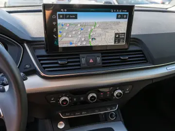 AUDI Q5 advanced 40TFSI quattr Stron LED Navi ACC AHK