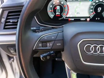 AUDI Q5 advanced 40TFSI quattr Stron LED Navi ACC AHK