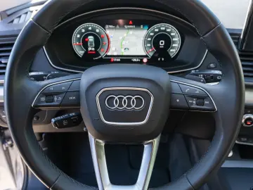AUDI Q5 advanced 40TFSI quattr Stron LED Navi ACC AHK