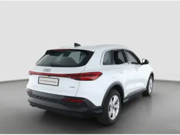 AUDI Q5 TDI qu. S tronic  AHK ACC LED  R-CAM NAV SHZ