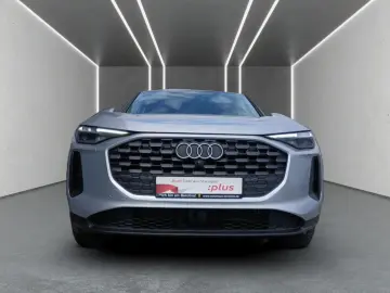 AUDI Q5 TFSI S tronic  AHK ACC LED  NAV R-CAM SHZ
