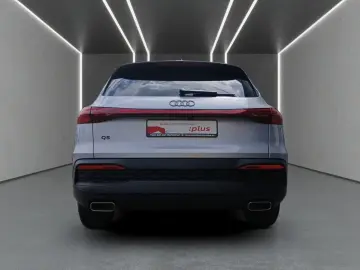 AUDI Q5 TFSI S tronic  AHK ACC LED  NAV R-CAM SHZ