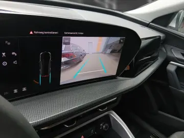 AUDI Q5 TFSI S tronic  AHK ACC LED  NAV R-CAM SHZ