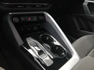 AUDI Q5 TFSI S tronic  AHK ACC LED  NAV R-CAM SHZ