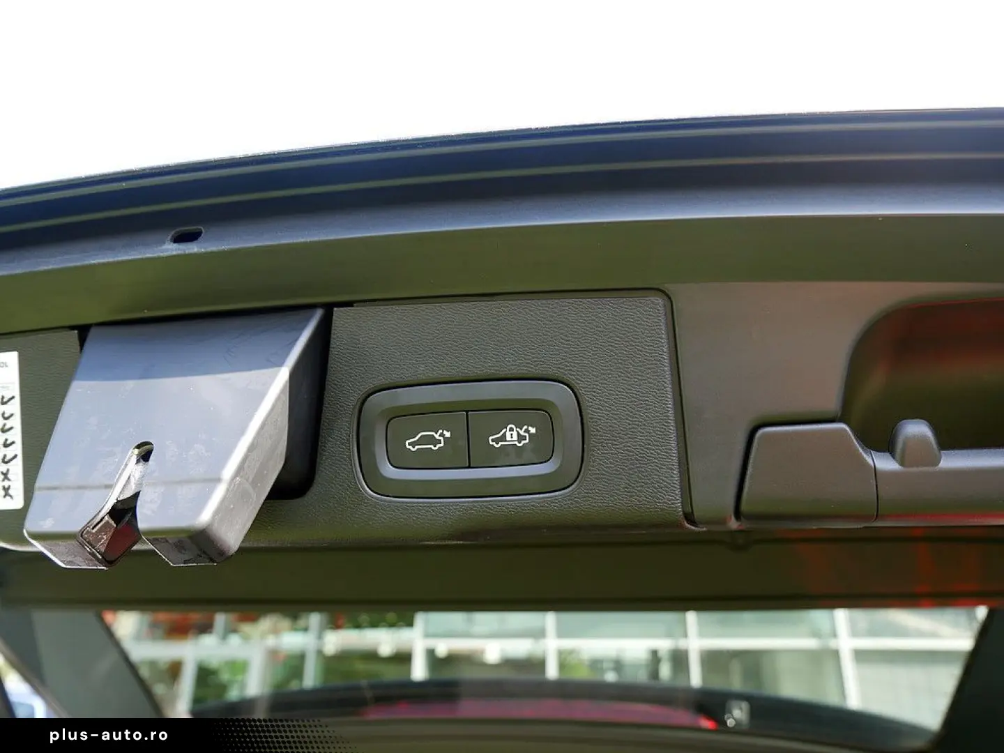 VOLVO XC60 2.0 Plus Bright Recharge Plug-In Hybrid AWD
