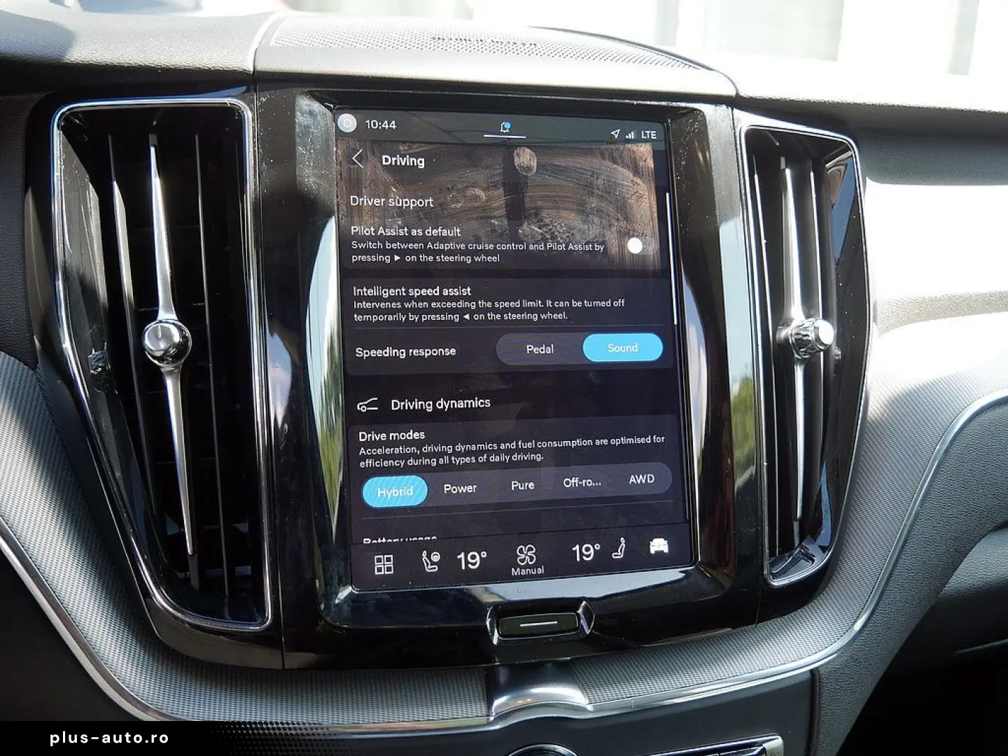 VOLVO XC60 2.0 Plus Bright Recharge Plug-In Hybrid AWD