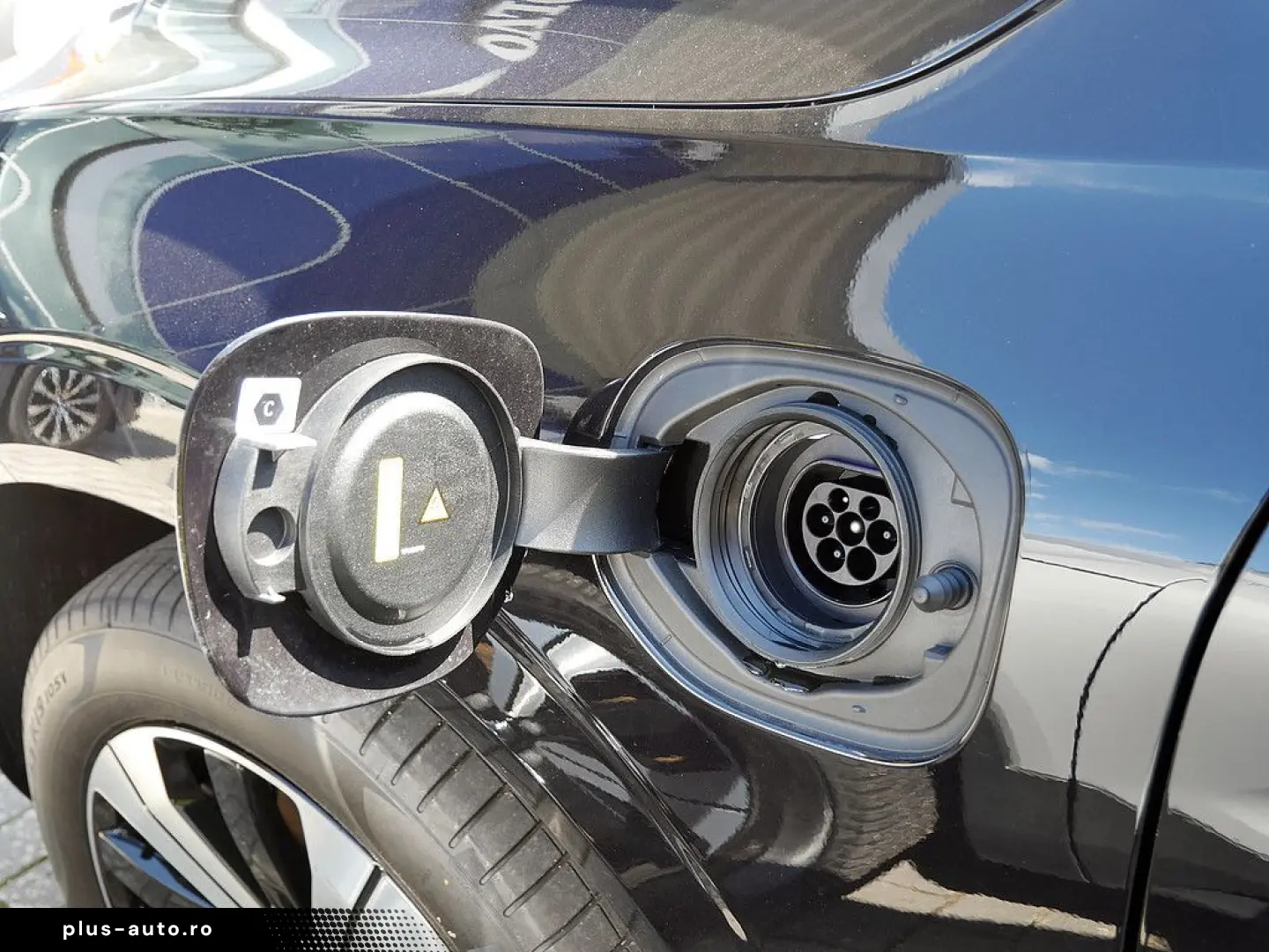 VOLVO XC60 2.0 Plus Bright Recharge Plug-In Hybrid AWD