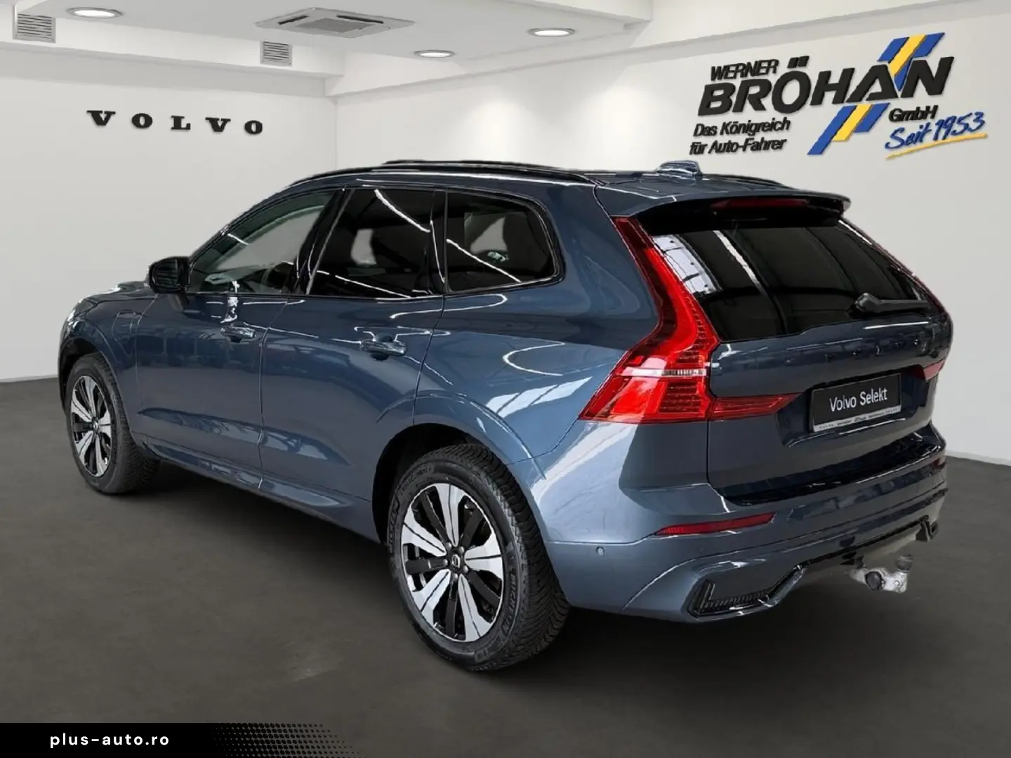 VOLVO XC60 Plus Dark Recharge Plug-In Hybrid AWD