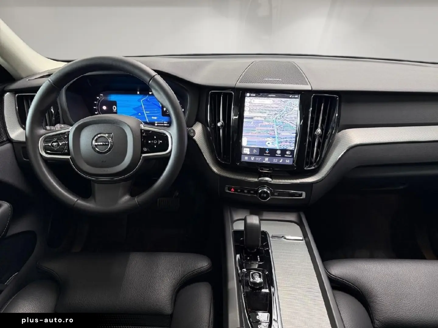 VOLVO XC60 Plus Dark Recharge Plug-In Hybrid AWD