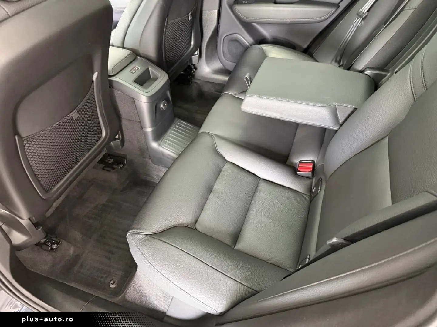 VOLVO XC60 Plus Dark Recharge Plug-In Hybrid AWD