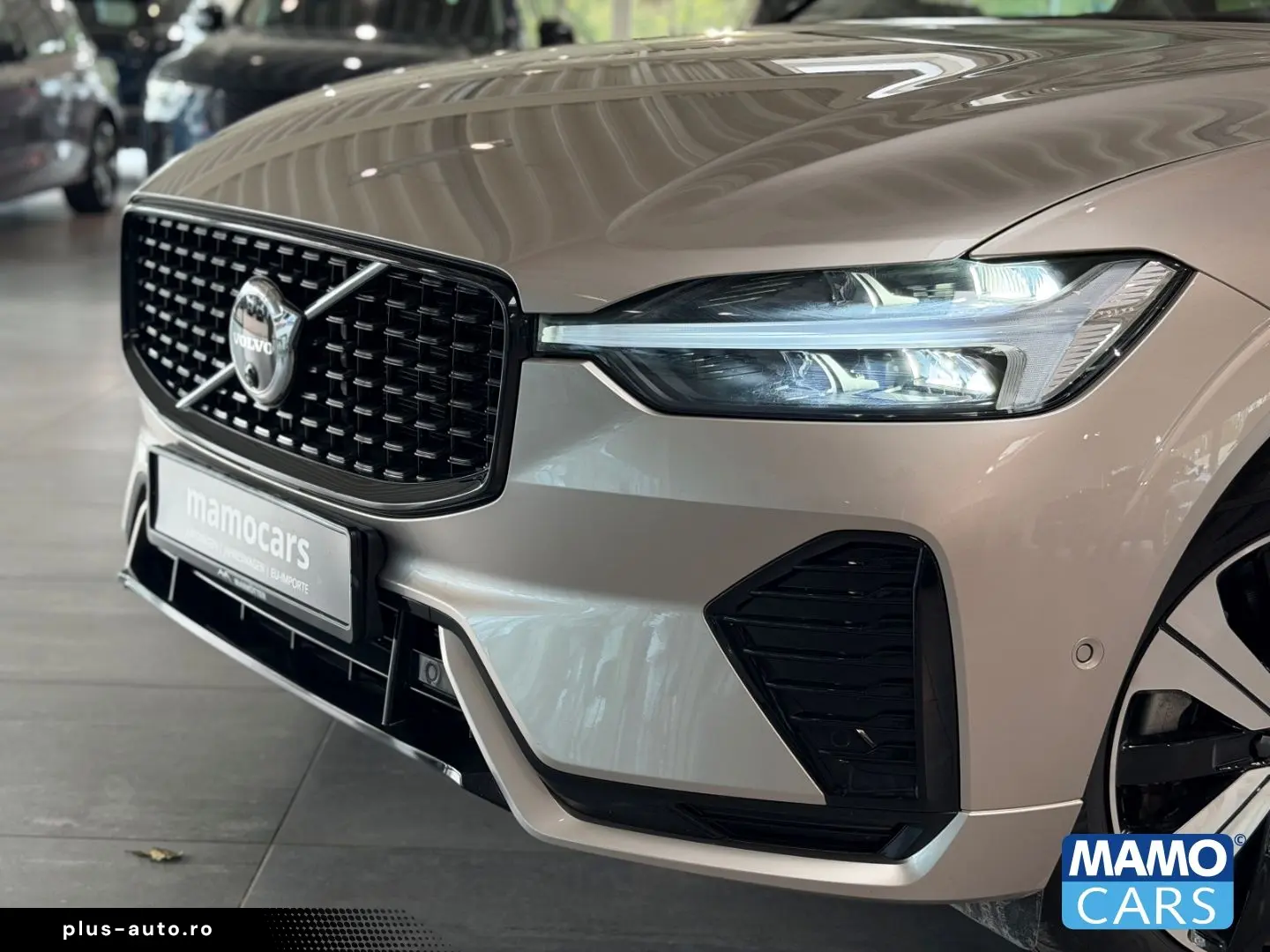 VOLVO XC60 T6 AWD Plus Dark Recharge ACC BLIS PANO HUD